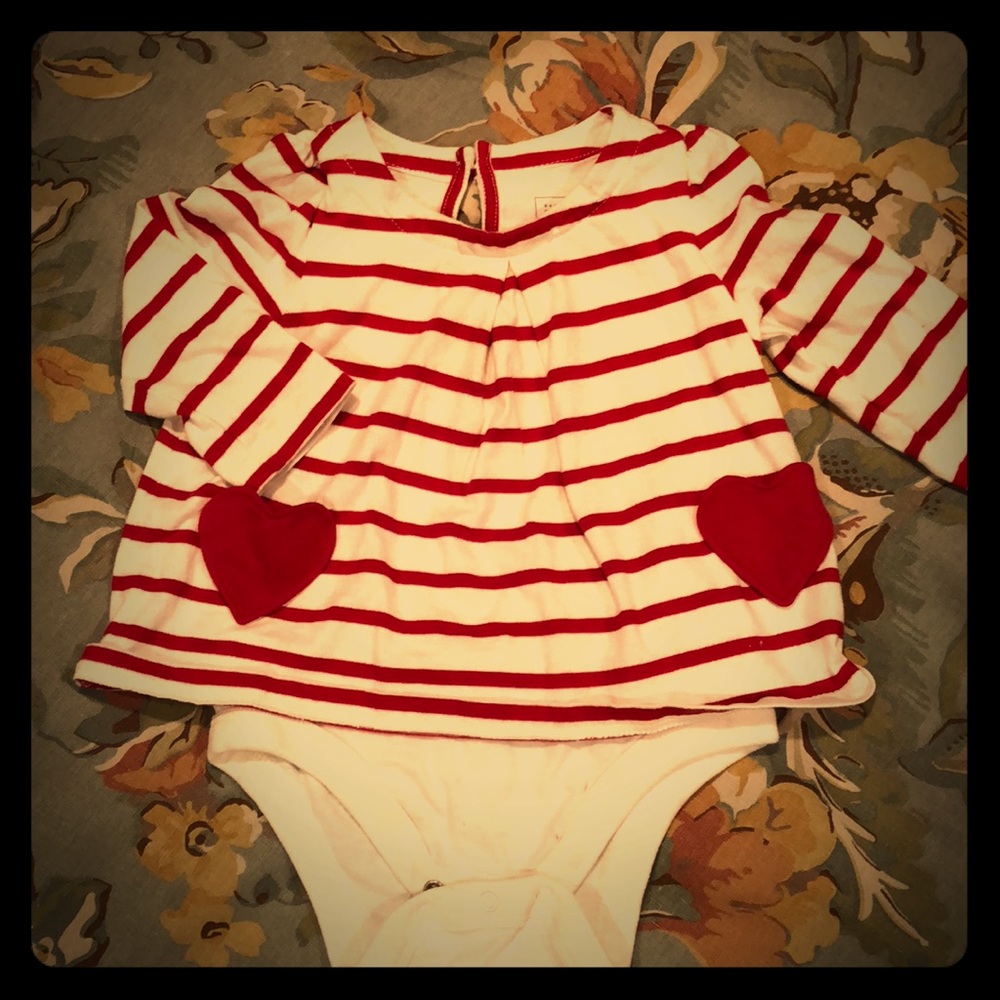 Baby Gap heart pocket onesie / dress ❤️